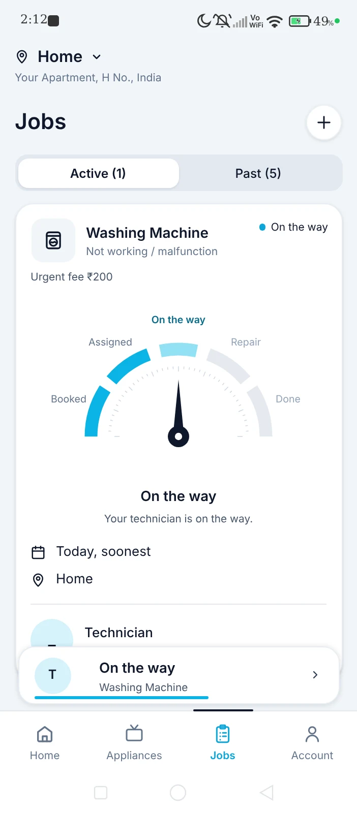 EveryWare app jobs screen showing that the technician is on the way, with the progress dial at On the way